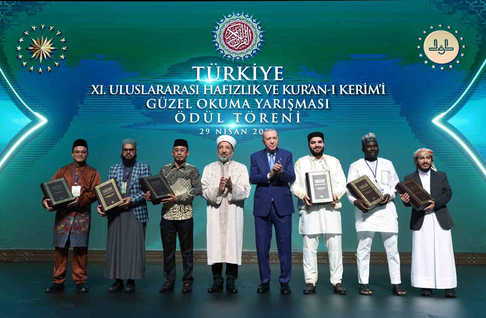 Cumhurbaşkanı Erdoğan: "Müslümanlar olarak zorlu ve sancılı bir dönemden geçiyoruz"
