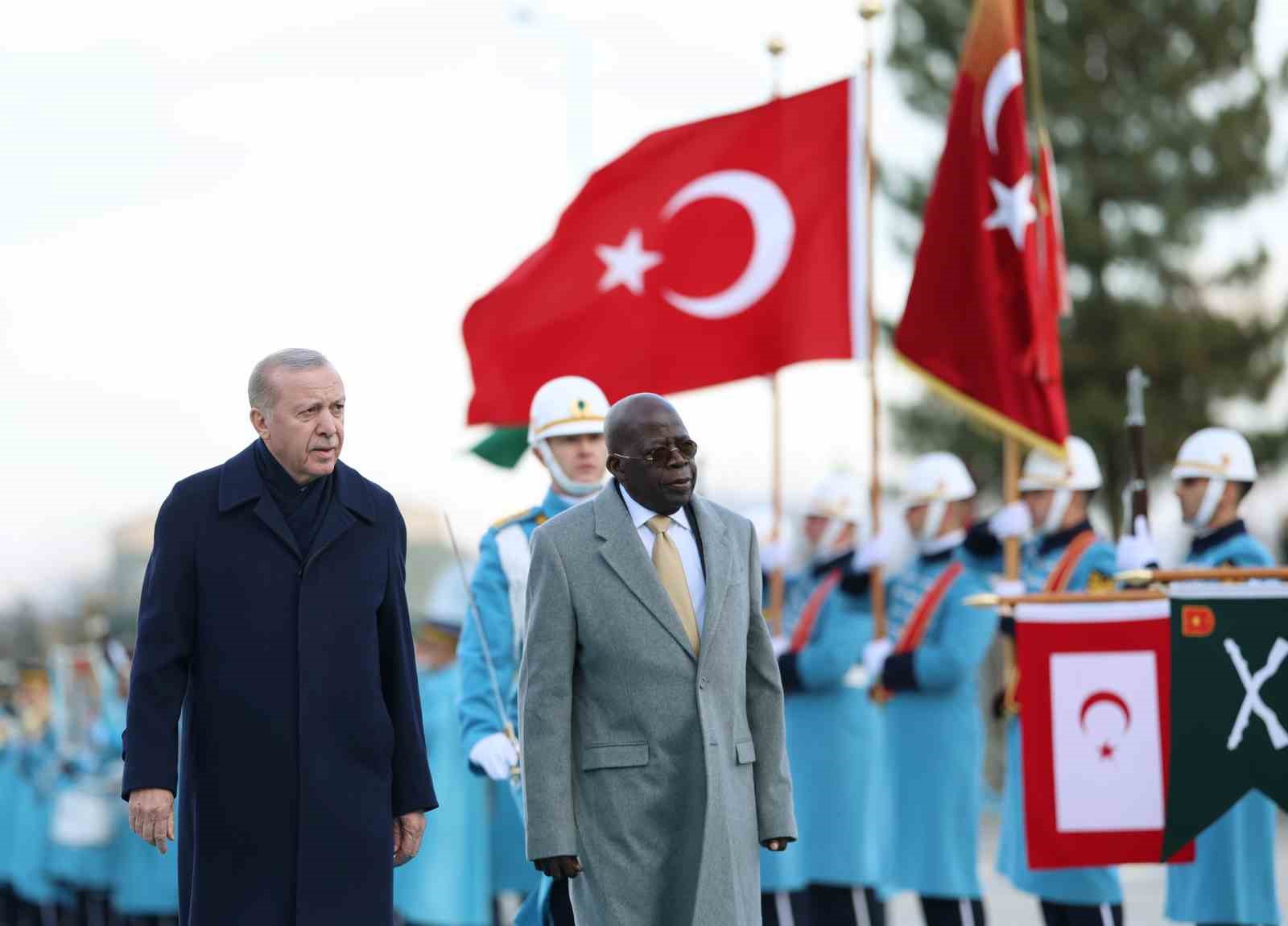 Cumhurbaşkanı Erdoğan, Nijerya Cumhurbaşkanı Tinubu’yu törenle karşıladı
