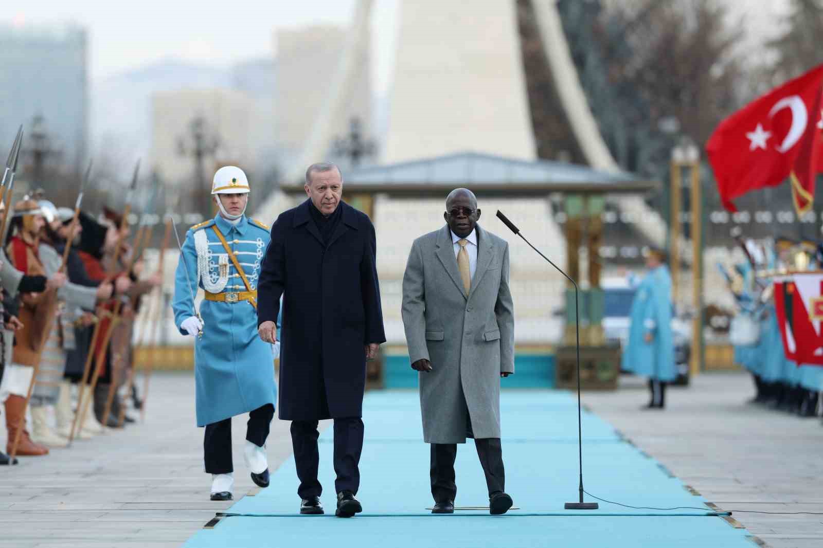 Cumhurbaşkanı Erdoğan, Nijerya Cumhurbaşkanı Tinubu’yu törenle karşıladı
