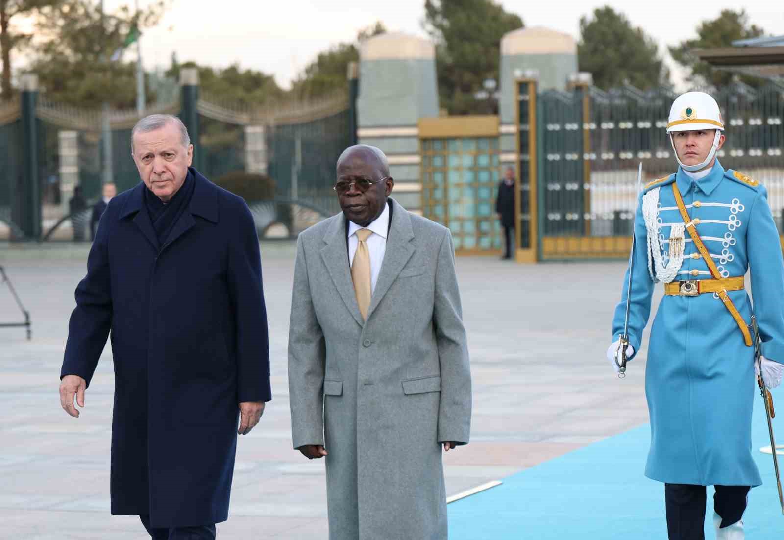 Cumhurbaşkanı Erdoğan, Nijerya Cumhurbaşkanı Tinubu’yu törenle karşıladı
