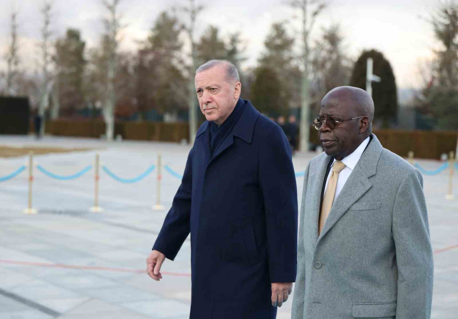 Cumhurbaşkanı Erdoğan, Nijerya Cumhurbaşkanı Tinubu’yu törenle karşıladı
