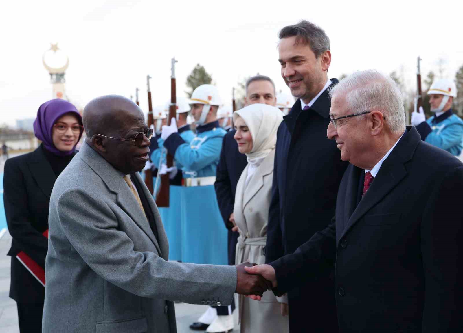Cumhurbaşkanı Erdoğan, Nijerya Cumhurbaşkanı Tinubu’yu törenle karşıladı
