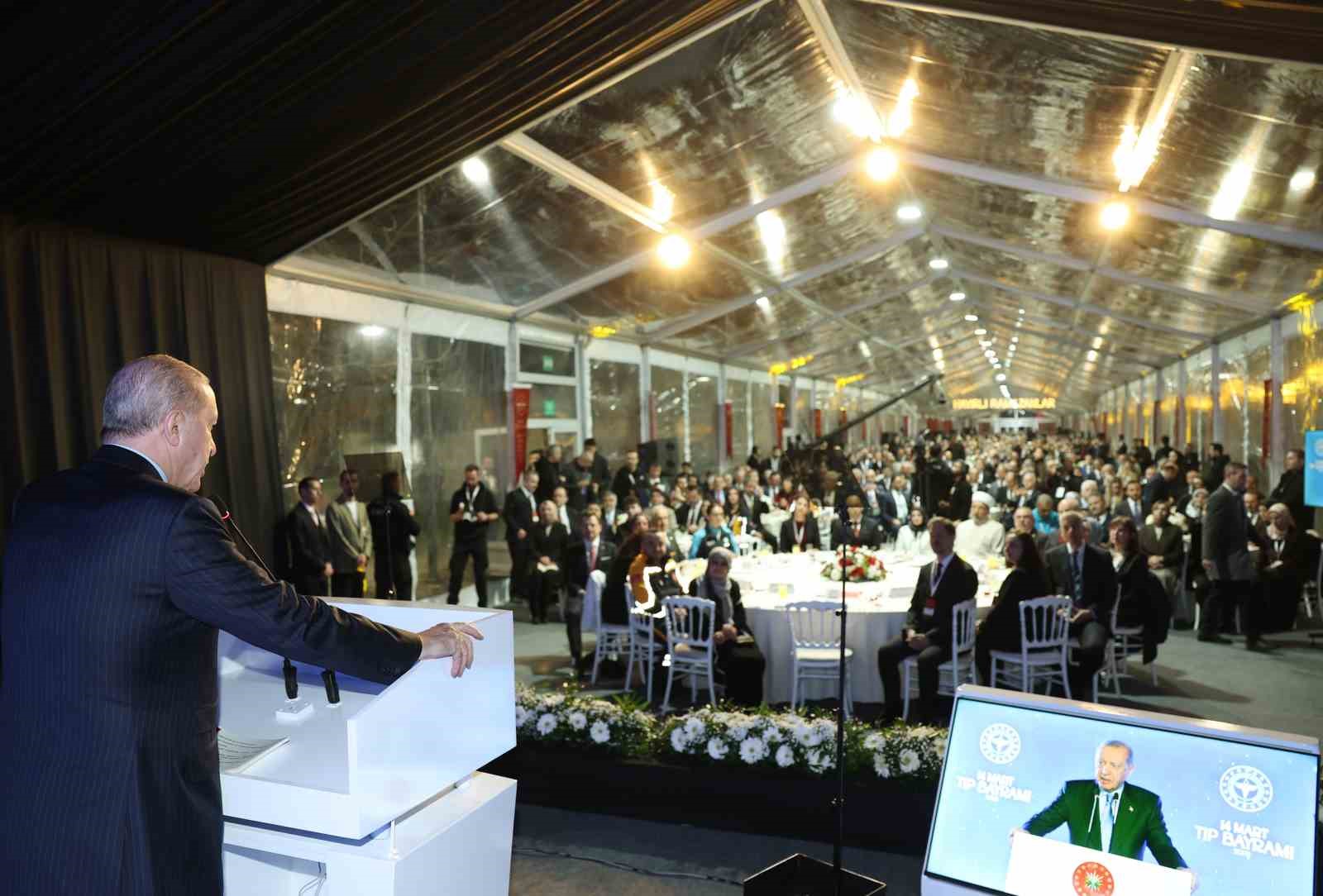 Cumhurbaşkanı Erdoğan: "Sağlık sistemimiz bugün, hiç olmadığı kadar güçlüdür, dayanıklıdır"
Cumhurbaşkanı Erdoğan: "Sağlık sistemimiz bugün, hiç olmadığı kadar güçlüdür, dayanıklıdır"