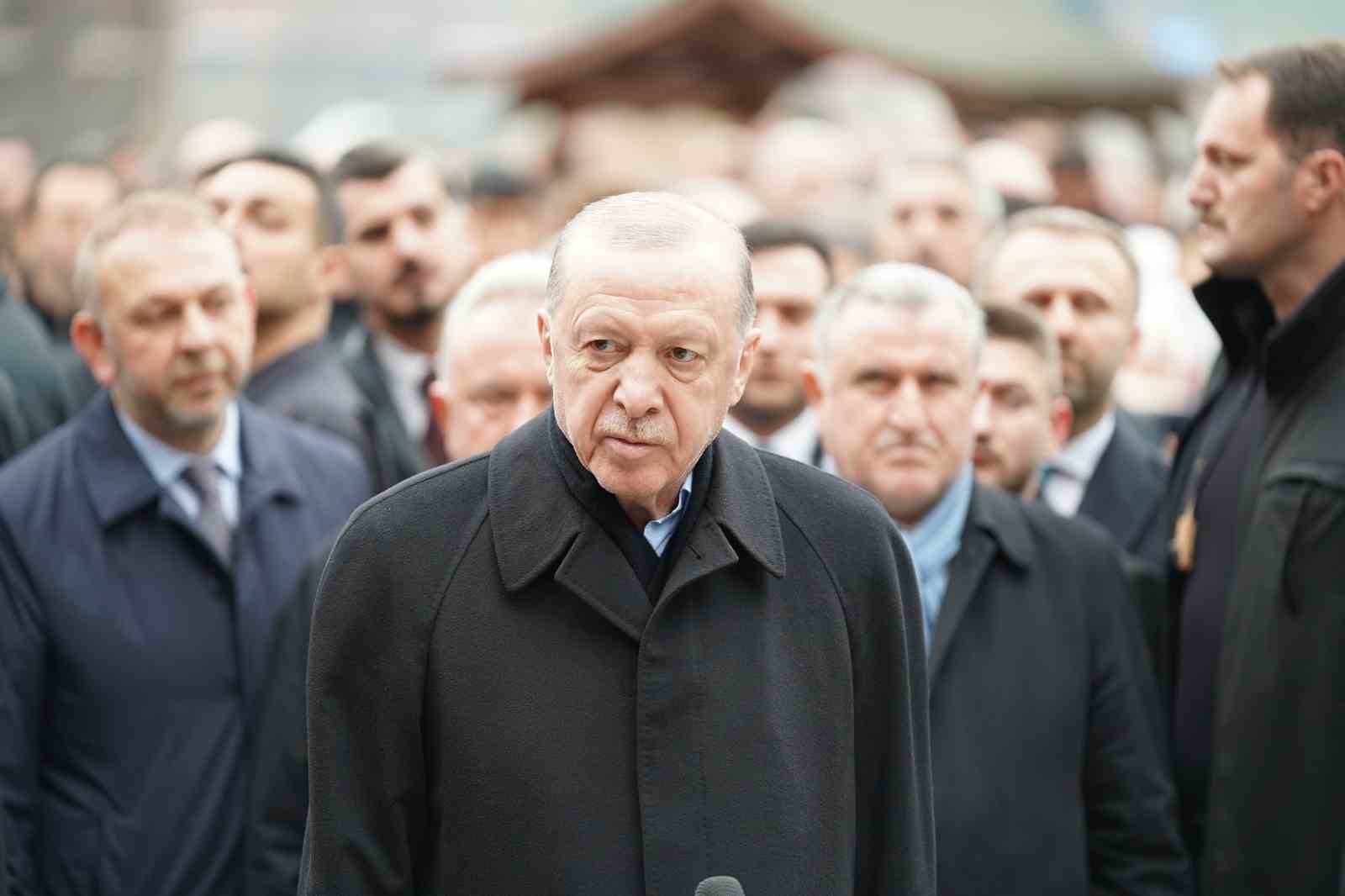 Cumhurbaşkanı Erdoğan: "Siyonist İsrail malum yüzlerce, binlerce insanı katletti; İnşallah bunun bedelini de ödeyeceğinden hiç şüphem yok"
