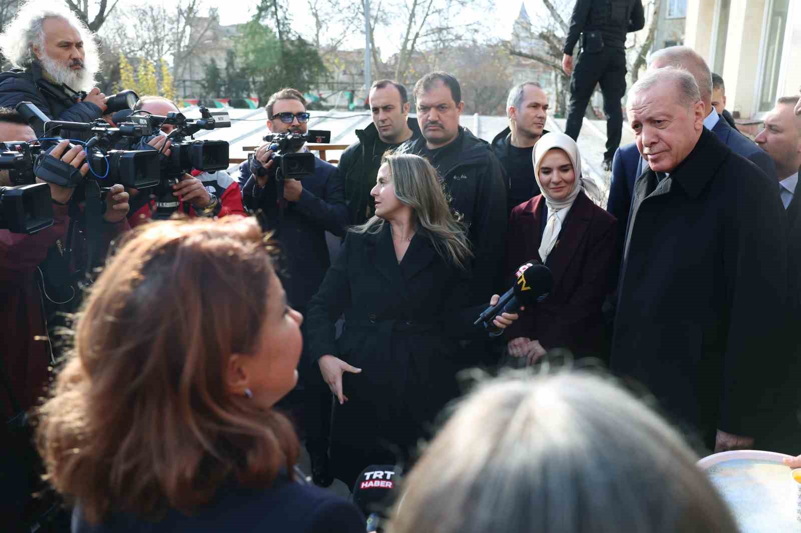 Cumhurbaşkanı Erdoğan spor kulübünü ziyaret etti
