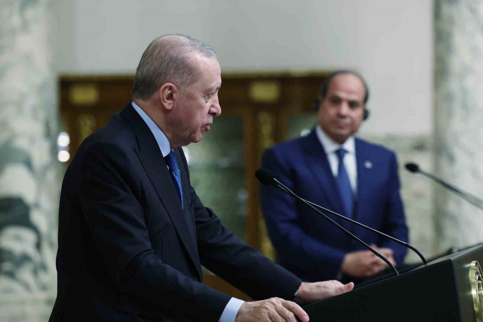 Cumhurbaşkanı Erdoğan: "Toprak bütünlüğü korunmuş, siyasi birliği sağlanmış bir Suriye’nin en büyük kazananı tüm bölgemiz olacaktır"
