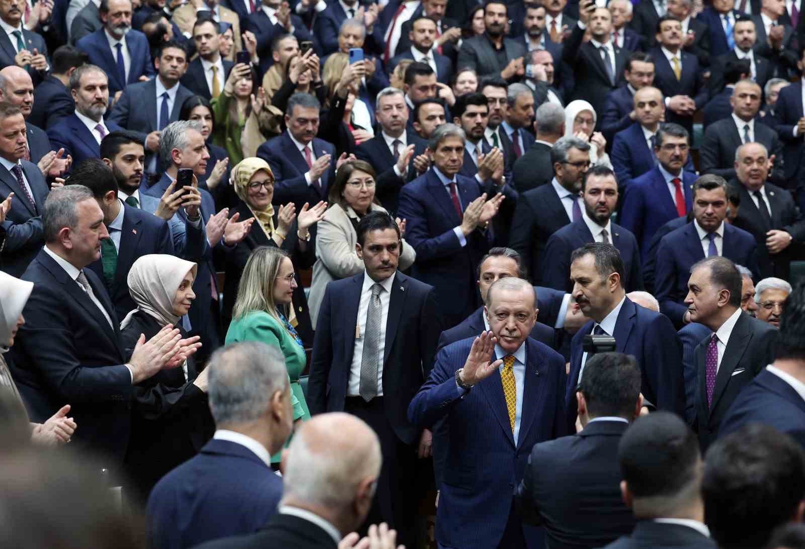 Cumhurbaşkanı Erdoğan: "Türkiye Cumhuriyeti Devleti sıradan bir devlet değildir. Hiçbir güç Türkiye ve Türkiye Cumhurbaşkanı’na parmak sallayamaz"
