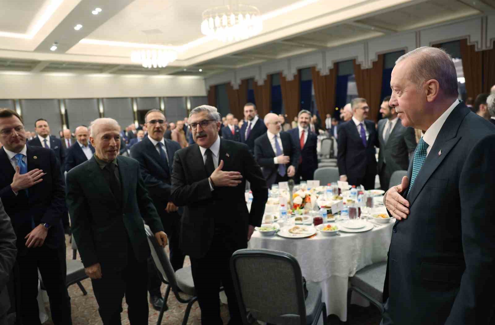 Cumhurbaşkanı Erdoğan: "Türkiye her zaman savaşın değil barışın yanındadır"
