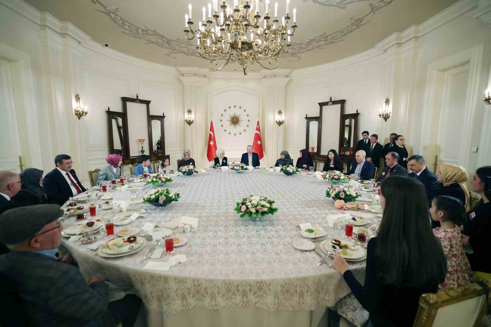 Cumhurbaşkanı Erdoğan: "Türkiye kendi güvenliği için yalnızca sınırları dahilinde değil sınırların ötesinde de her türlü adımı atmaktadır"
