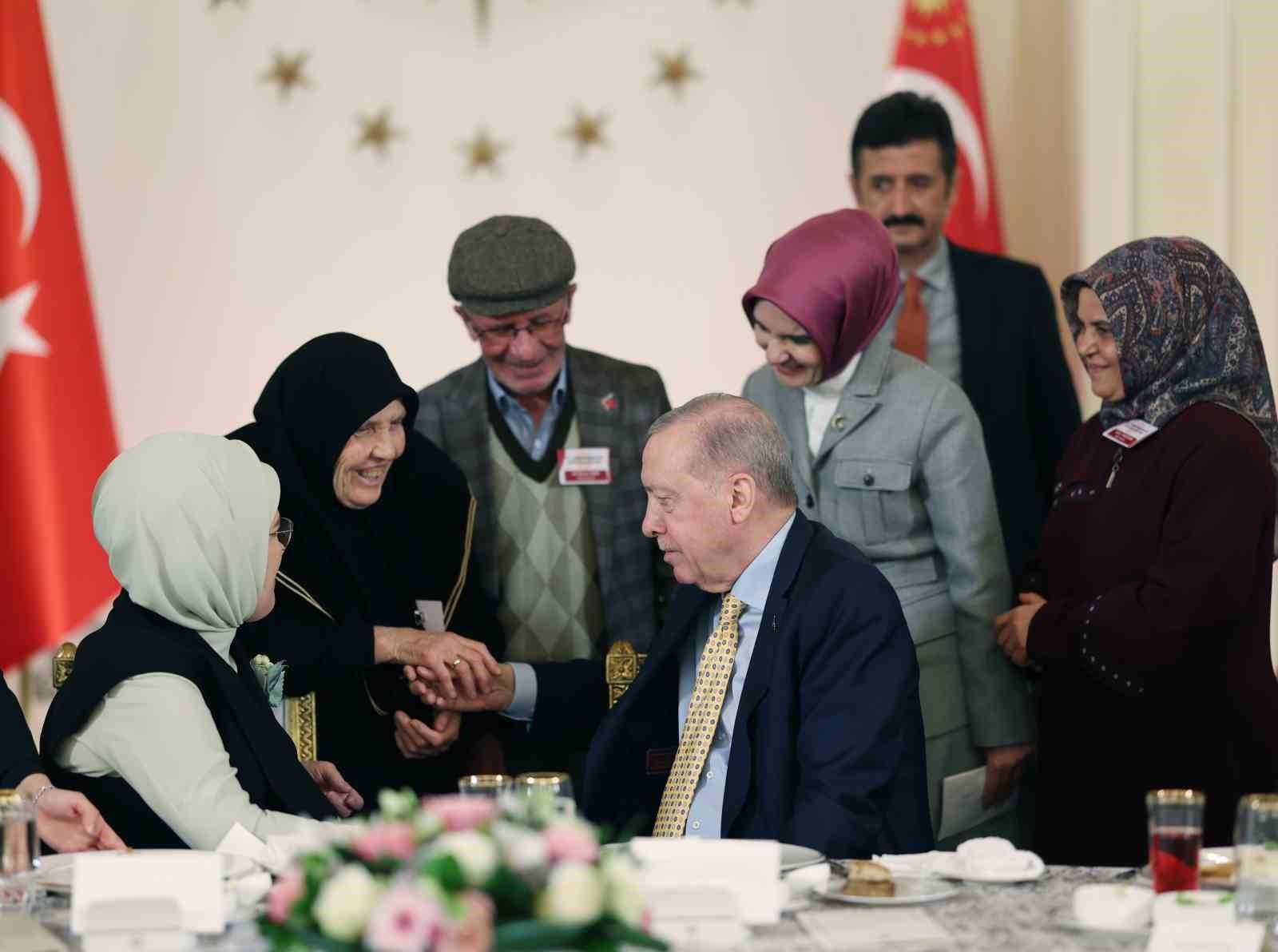 Cumhurbaşkanı Erdoğan: "Türkiye kendi güvenliği için yalnızca sınırları dahilinde değil sınırların ötesinde de her türlü adımı atmaktadır"
