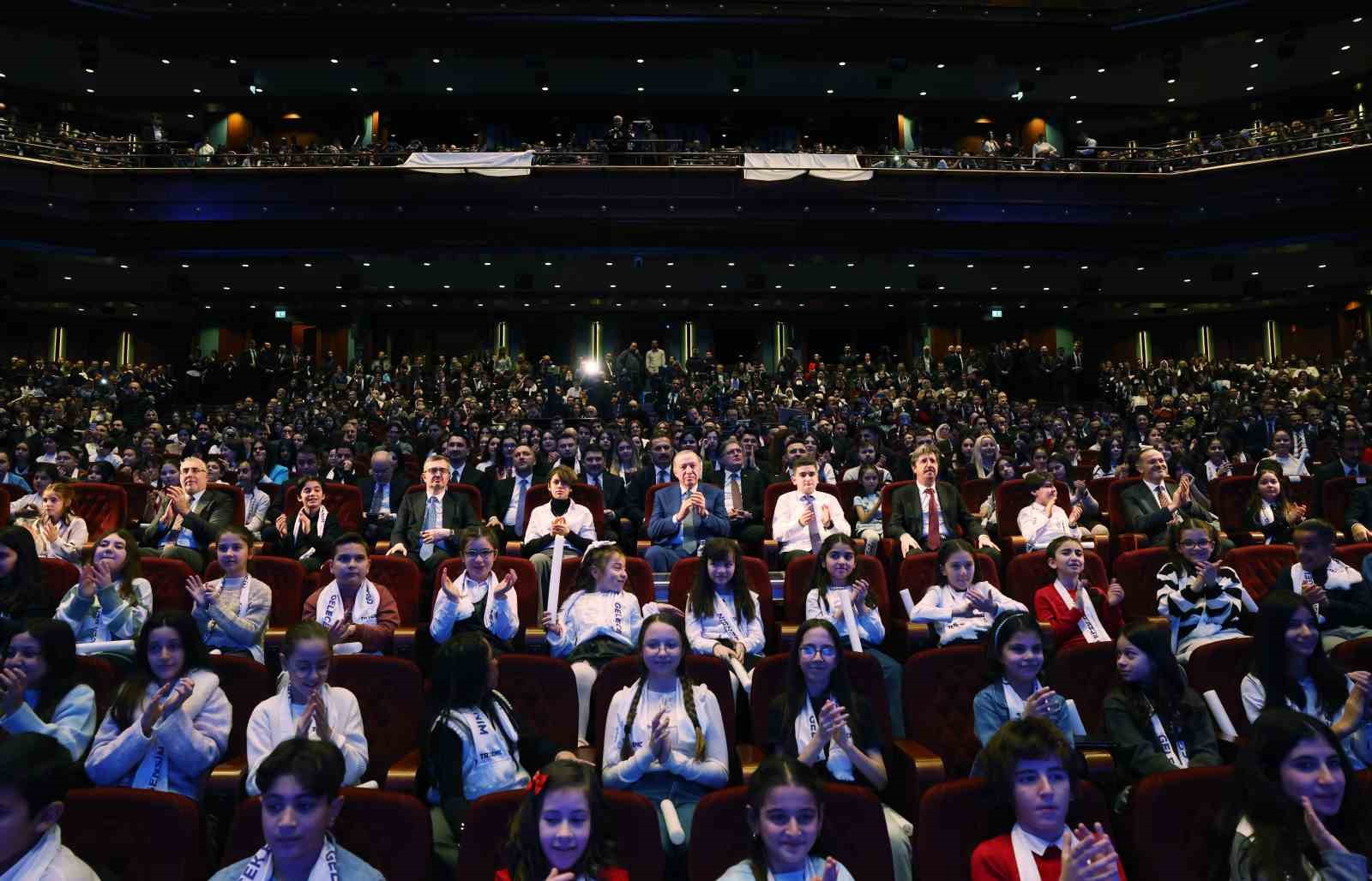 Cumhurbaşkanı Erdoğan: "Türkiye’nin başkentinde yaşayan milyonlarca vatandaşımız kışın ortasında haftalarca susuzluğa mahkum edildi"
