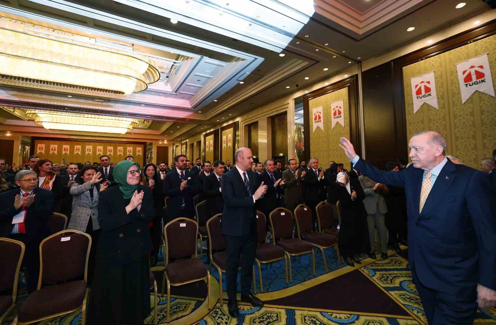 Cumhurbaşkanı Erdoğan: "Yeniden şekillenen dünya düzeninde kutup başlarından birisi inşallah Türkiye’miz olacak"
Cumhurbaşkanı Erdoğan: "Yeniden şekillenen dünya düzeninde kutup başlarından birisi inşallah Türkiye’miz olacak"