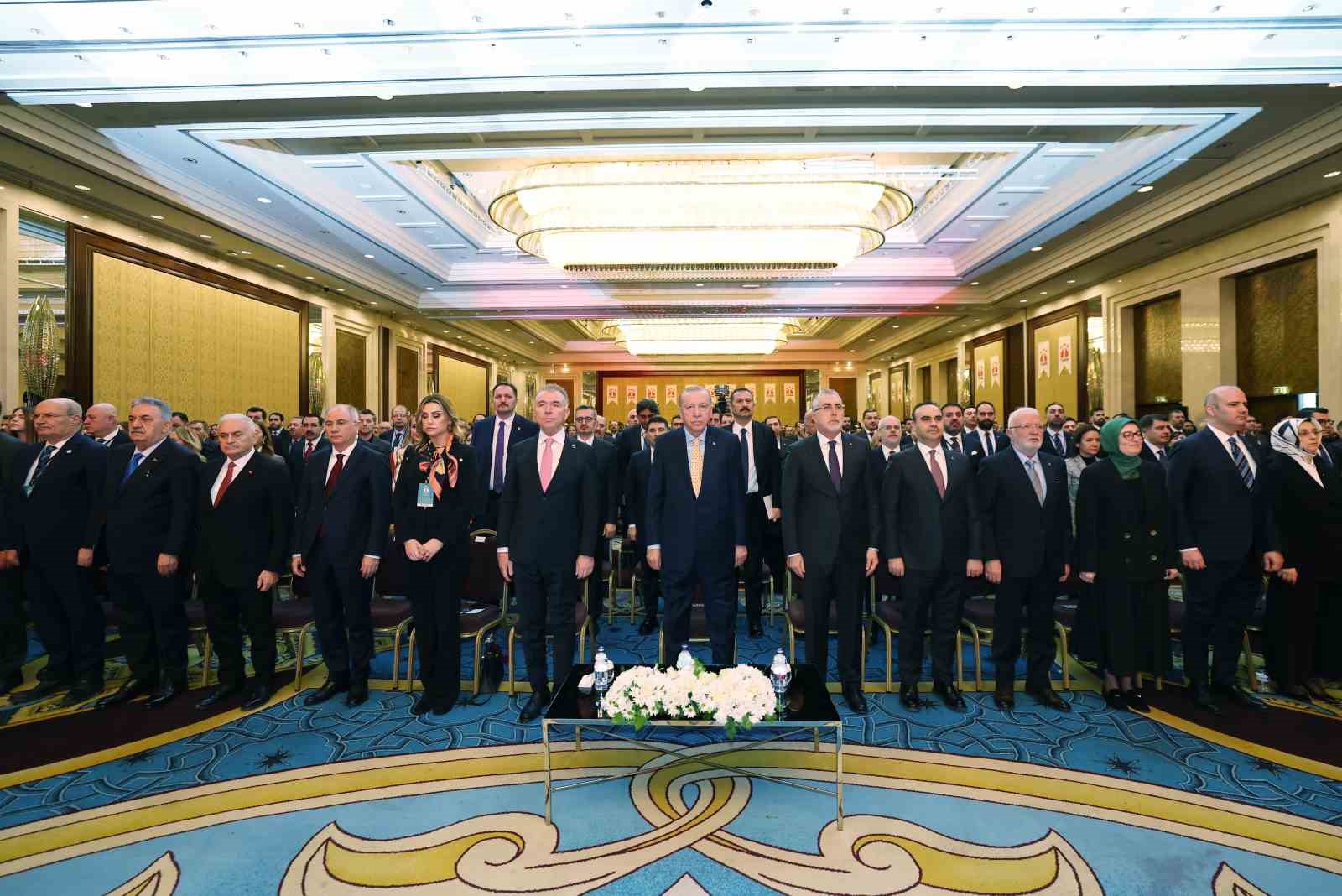 Cumhurbaşkanı Erdoğan: "Yeniden şekillenen dünya düzeninde kutup başlarından birisi inşallah Türkiye’miz olacak"
Cumhurbaşkanı Erdoğan: "Yeniden şekillenen dünya düzeninde kutup başlarından birisi inşallah Türkiye’miz olacak"