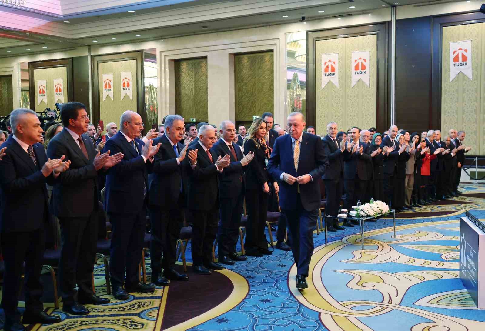 Cumhurbaşkanı Erdoğan: "Yeniden şekillenen dünya düzeninde kutup başlarından birisi inşallah Türkiye’miz olacak"
Cumhurbaşkanı Erdoğan: "Yeniden şekillenen dünya düzeninde kutup başlarından birisi inşallah Türkiye’miz olacak"