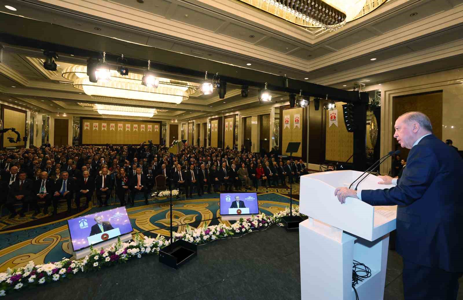Cumhurbaşkanı Erdoğan: "Yeniden şekillenen dünya düzeninde kutup başlarından birisi inşallah Türkiye’miz olacak"
Cumhurbaşkanı Erdoğan: "Yeniden şekillenen dünya düzeninde kutup başlarından birisi inşallah Türkiye’miz olacak"