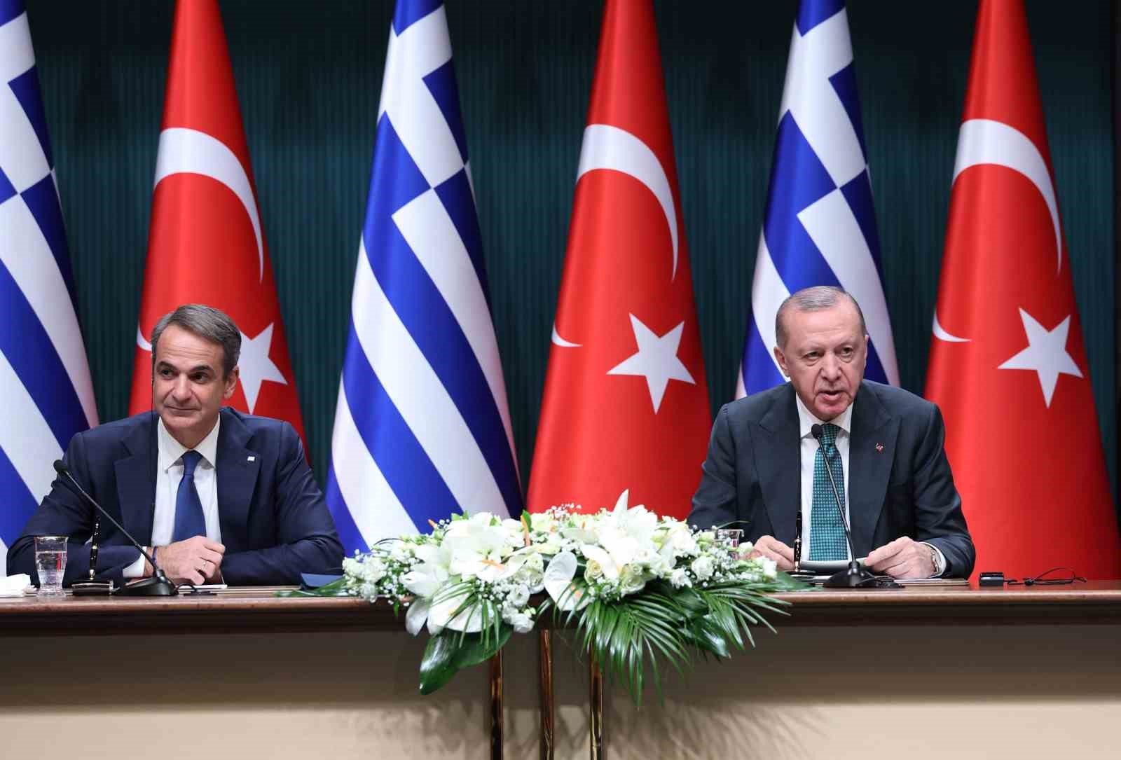 Cumhurbaşkanı Erdoğan: "(Yunanistan) Mevcut meseleler çetrefil olmakla birlikte uluslararası hukuk temelinde çözümsüzde değildir"
