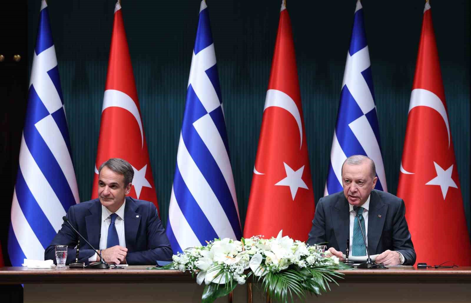 Cumhurbaşkanı Erdoğan: "(Yunanistan) Mevcut meseleler çetrefil olmakla birlikte uluslararası hukuk temelinde çözümsüzde değildir"
