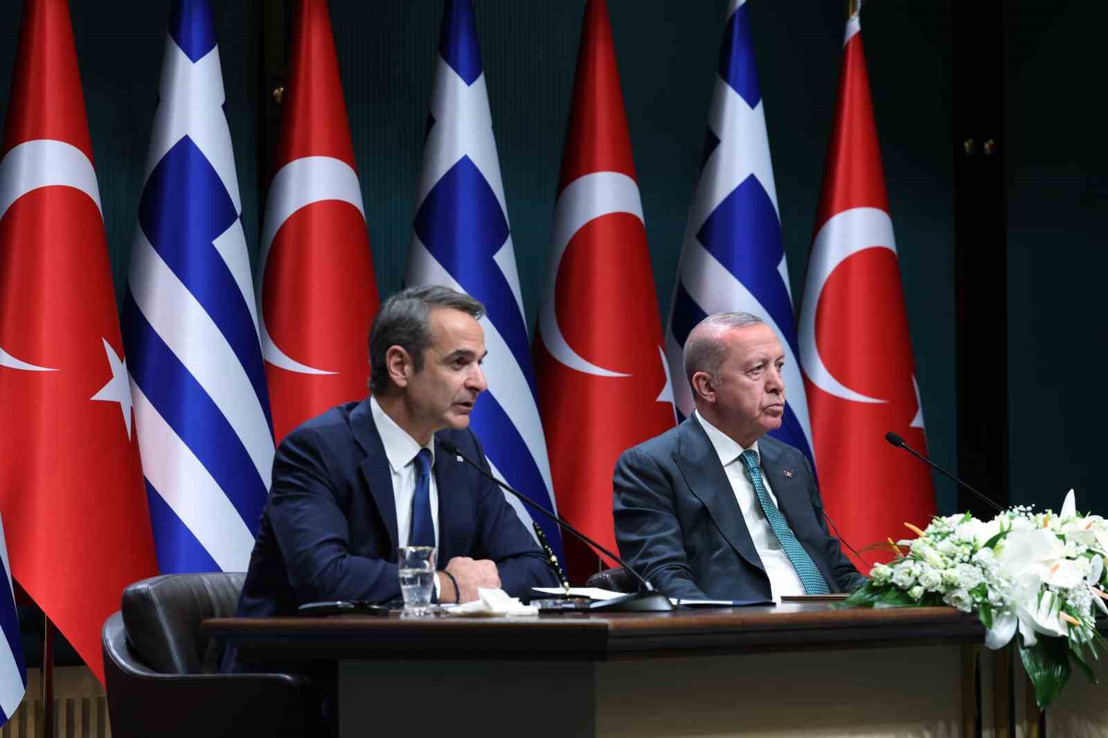 Cumhurbaşkanı Erdoğan: "(Yunanistan) Mevcut meseleler çetrefil olmakla birlikte uluslararası hukuk temelinde çözümsüzde değildir"
