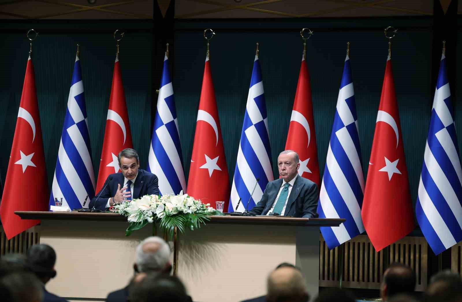 Cumhurbaşkanı Erdoğan: "(Yunanistan) Mevcut meseleler çetrefil olmakla birlikte uluslararası hukuk temelinde çözümsüzde değildir"
