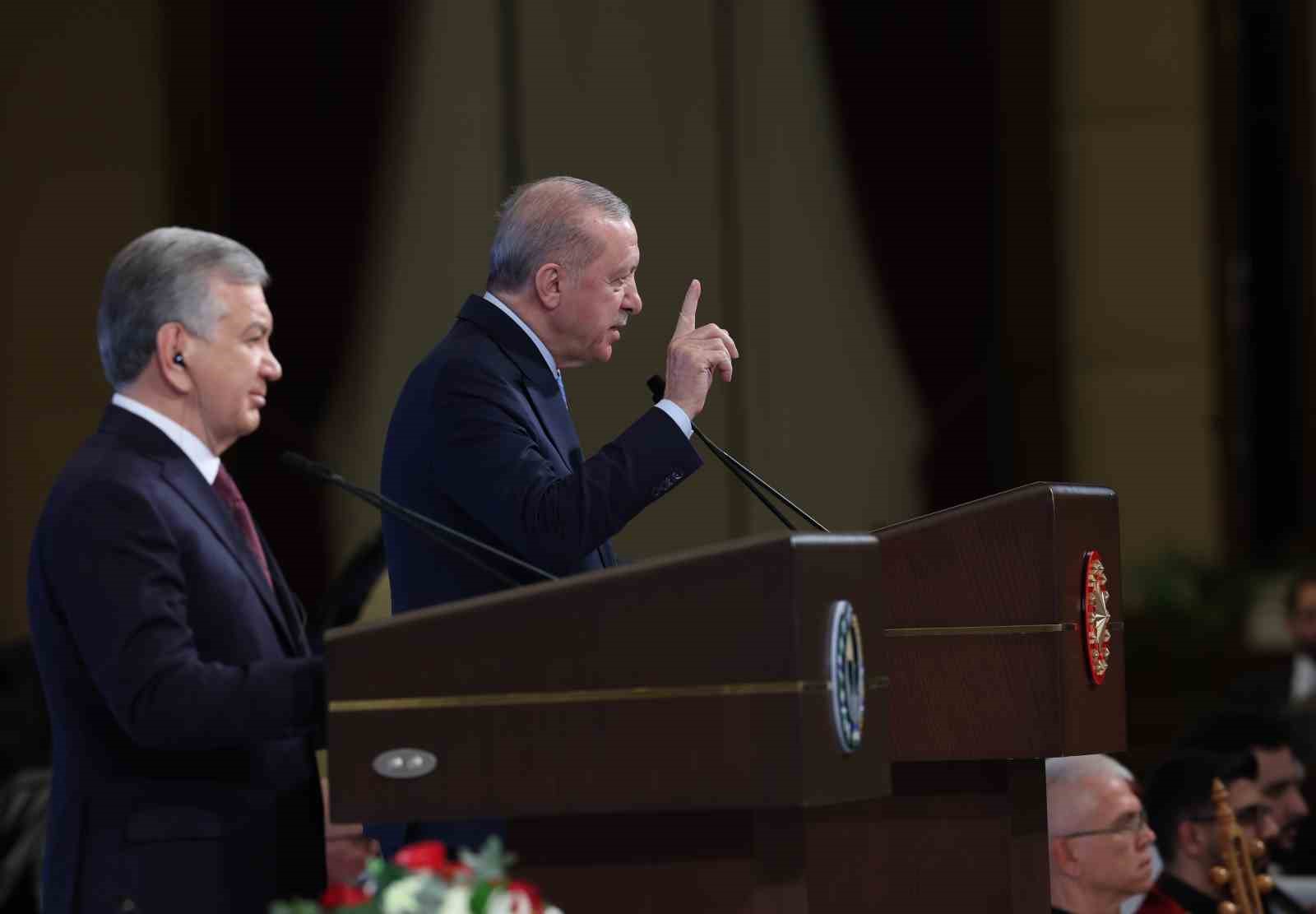 Cumhurbaşkanı Erdoğan: "Yürek yüreğe verdiğimiz müddetçe bulunduğumuz asra Türk dünyasının mührünü vuracağımızdan eminiz"
