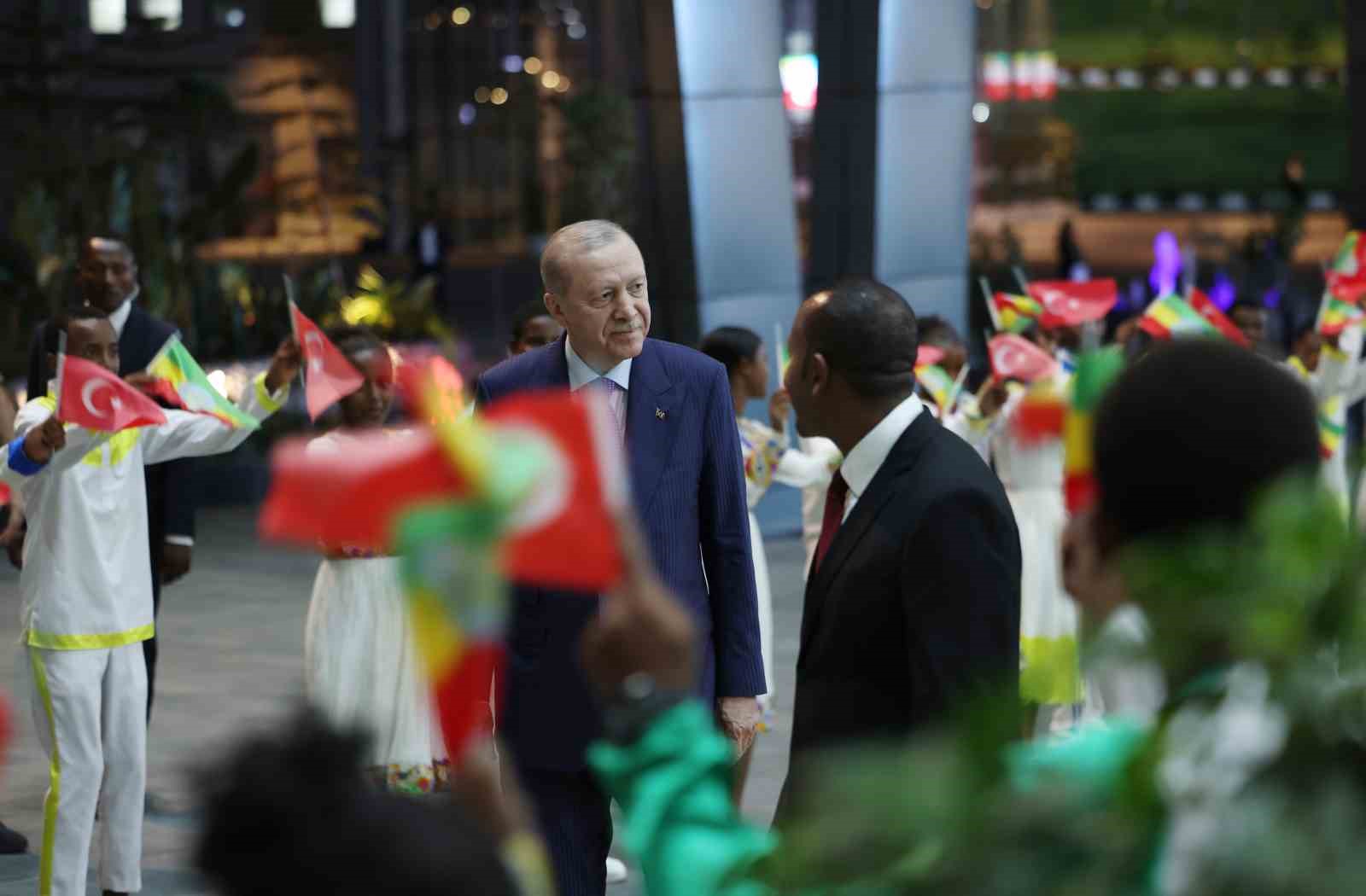 Cumhurbaşkanı Erdoğan’a Etiyopyalı çocuklardan coşkulu karşılama
