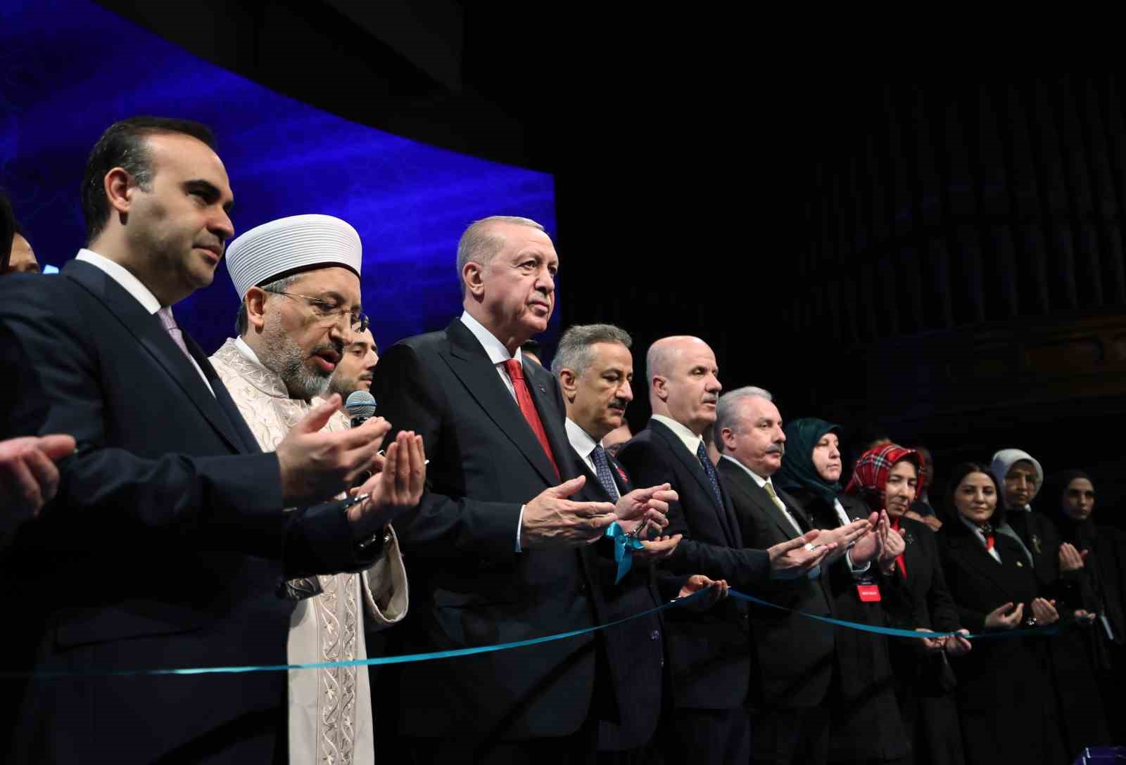 Cumhurbaşkanı Erdoğan’dan Boğaziçi Üniversitesi’ne 2 yeni yatırım müjdesi
Cumhurbaşkanı Erdoğan’dan Boğaziçi Üniversitesi’ne 2 yeni yatırım müjdesi