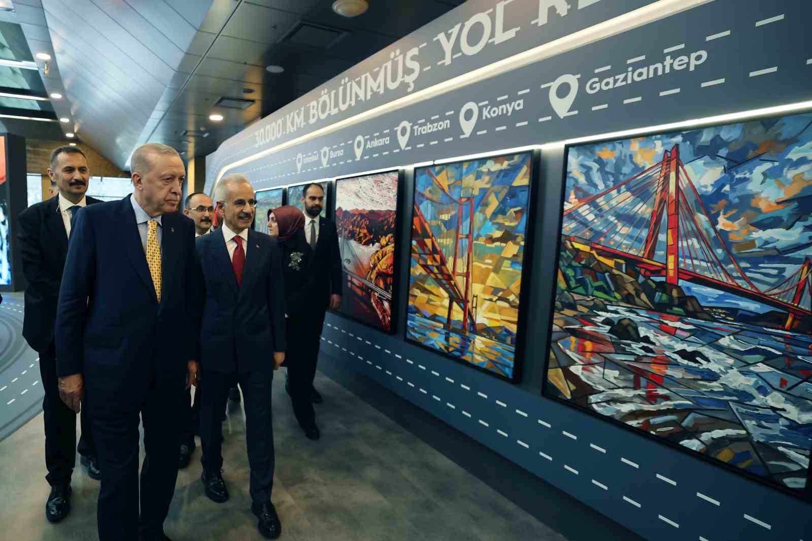 Cumhurbaşkanı Erdoğan’dan muhalefete tepki: "Yolsuzluk yapmadıysanız, rüşvet almadıysanız bu telaş hali niye?
Cumhurbaşkanı Erdoğan’dan muhalefete tepki: "Yolsuzluk yapmadıysanız, rüşvet almadıysanız bu telaş hali niye?