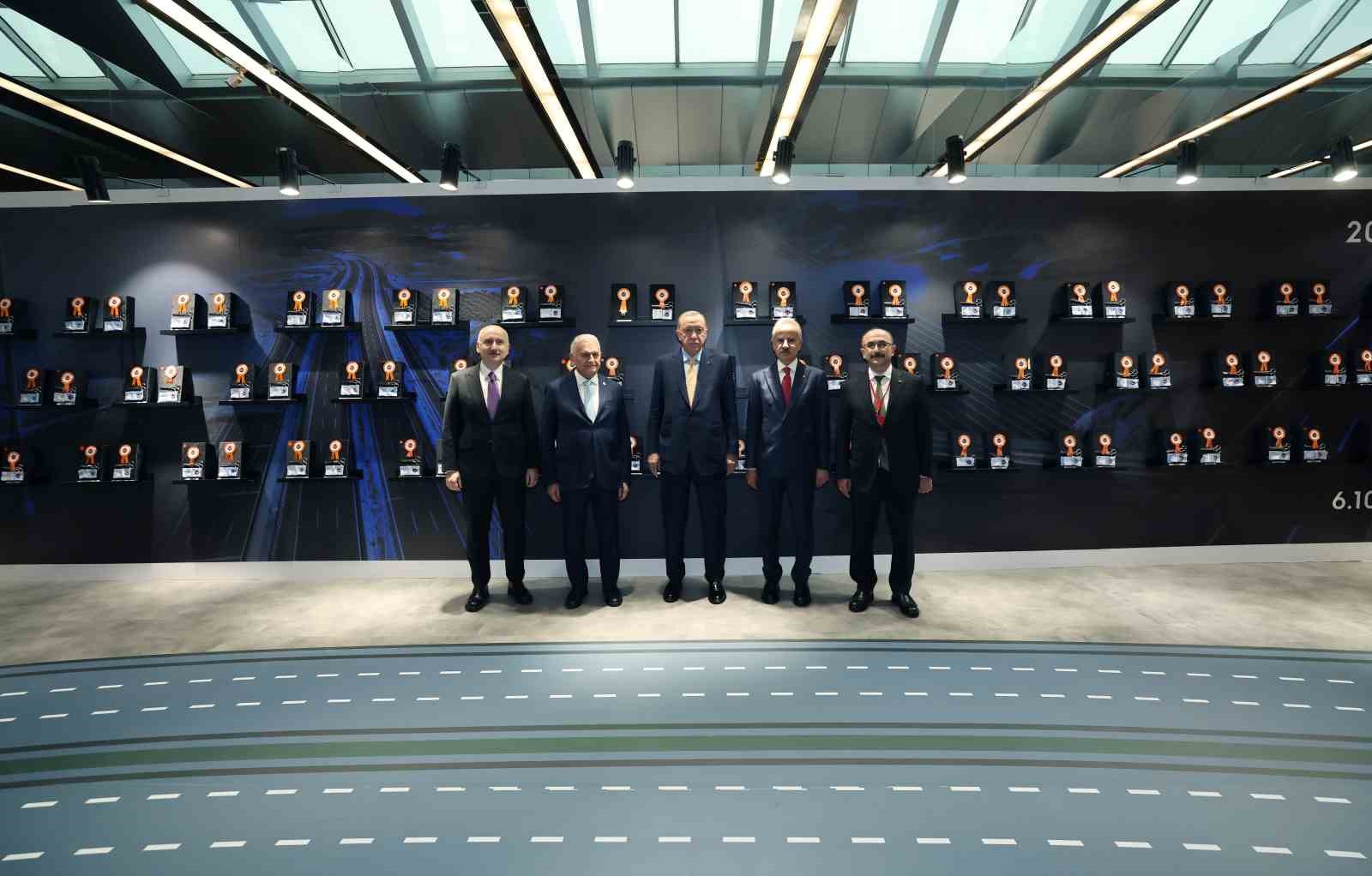 Cumhurbaşkanı Erdoğan’dan muhalefete tepki: "Yolsuzluk yapmadıysanız, rüşvet almadıysanız bu telaş hali niye?
Cumhurbaşkanı Erdoğan’dan muhalefete tepki: "Yolsuzluk yapmadıysanız, rüşvet almadıysanız bu telaş hali niye?