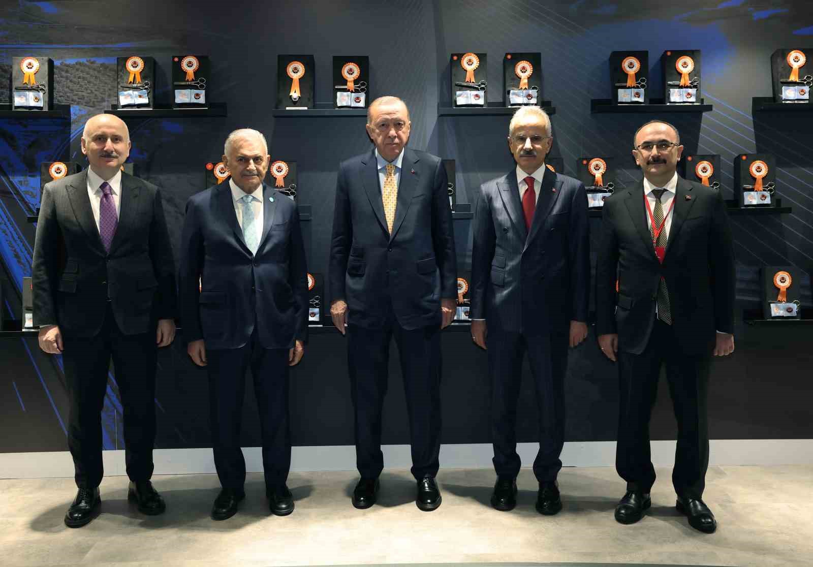 Cumhurbaşkanı Erdoğan’dan muhalefete tepki: "Yolsuzluk yapmadıysanız, rüşvet almadıysanız bu telaş hali niye?
Cumhurbaşkanı Erdoğan’dan muhalefete tepki: "Yolsuzluk yapmadıysanız, rüşvet almadıysanız bu telaş hali niye?