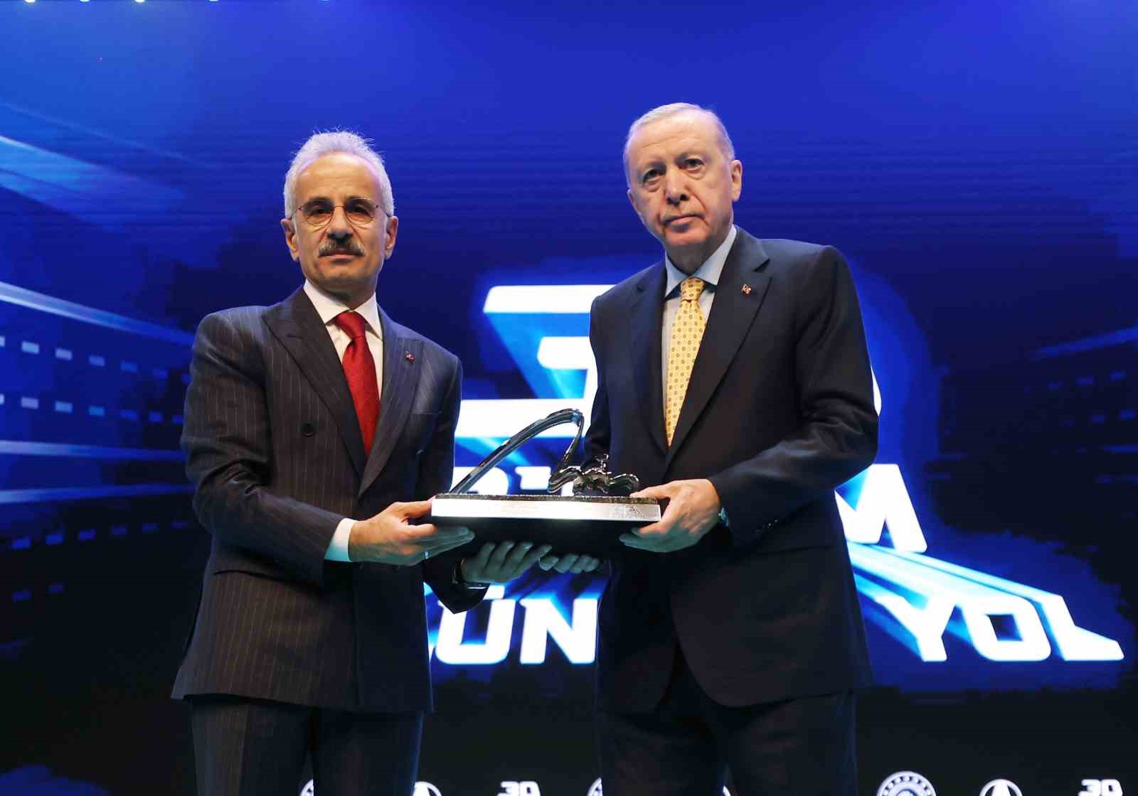 Cumhurbaşkanı Erdoğan’dan muhalefete tepki: "Yolsuzluk yapmadıysanız, rüşvet almadıysanız bu telaş hali niye?
Cumhurbaşkanı Erdoğan’dan muhalefete tepki: "Yolsuzluk yapmadıysanız, rüşvet almadıysanız bu telaş hali niye?