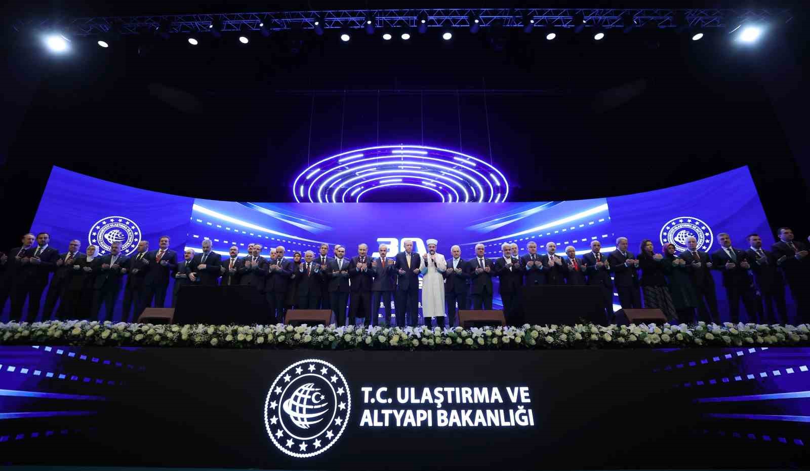 Cumhurbaşkanı Erdoğan’dan muhalefete tepki: "Yolsuzluk yapmadıysanız, rüşvet almadıysanız bu telaş hali niye?
Cumhurbaşkanı Erdoğan’dan muhalefete tepki: "Yolsuzluk yapmadıysanız, rüşvet almadıysanız bu telaş hali niye?