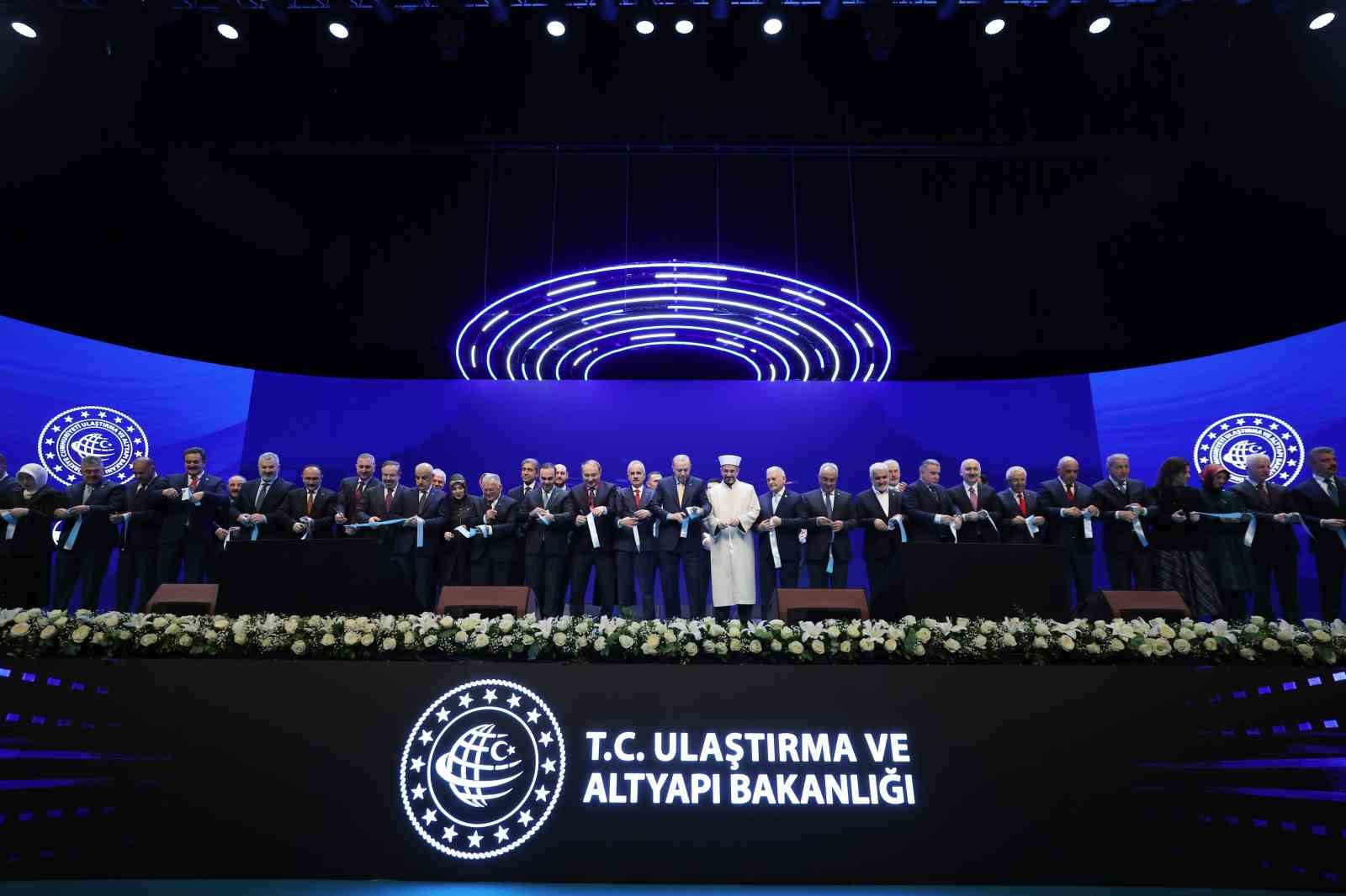 Cumhurbaşkanı Erdoğan’dan muhalefete tepki: "Yolsuzluk yapmadıysanız, rüşvet almadıysanız bu telaş hali niye?
Cumhurbaşkanı Erdoğan’dan muhalefete tepki: "Yolsuzluk yapmadıysanız, rüşvet almadıysanız bu telaş hali niye?
