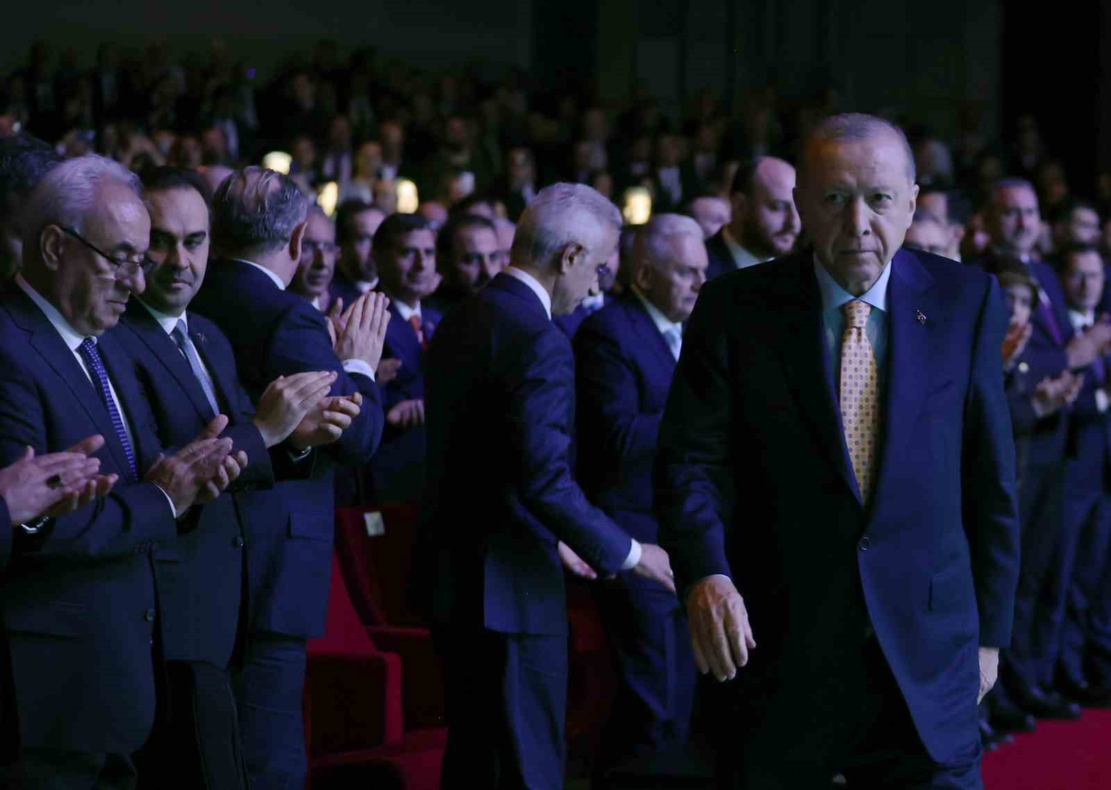 Cumhurbaşkanı Erdoğan’dan muhalefete tepki: "Yolsuzluk yapmadıysanız, rüşvet almadıysanız bu telaş hali niye?
Cumhurbaşkanı Erdoğan’dan muhalefete tepki: "Yolsuzluk yapmadıysanız, rüşvet almadıysanız bu telaş hali niye?