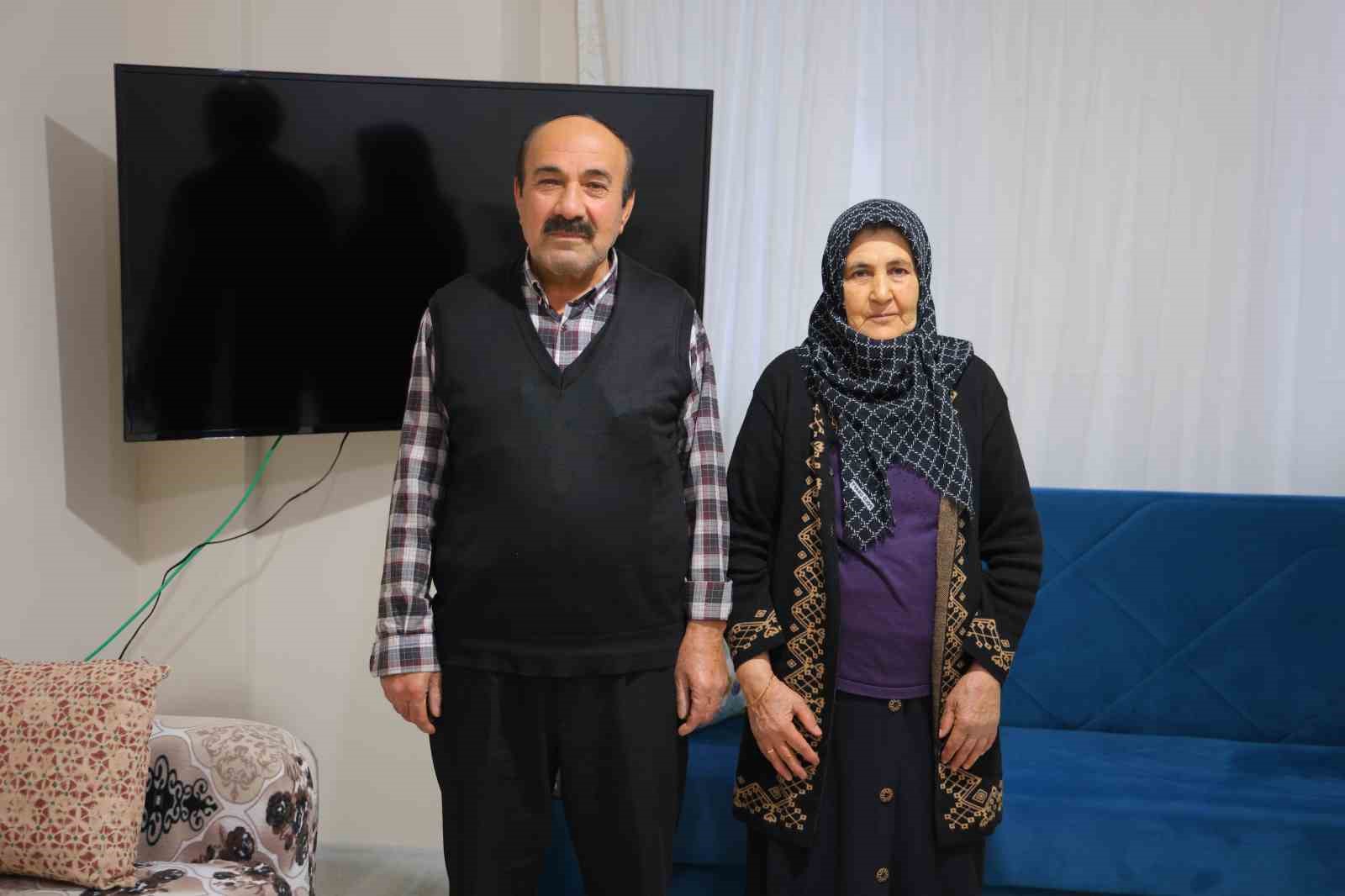 Cumhurbaşkanı Erdoğan’ın açıkladığı ödeme kolaylığı, köy evlerine taşınan depremzedeleri de sevindirdi
