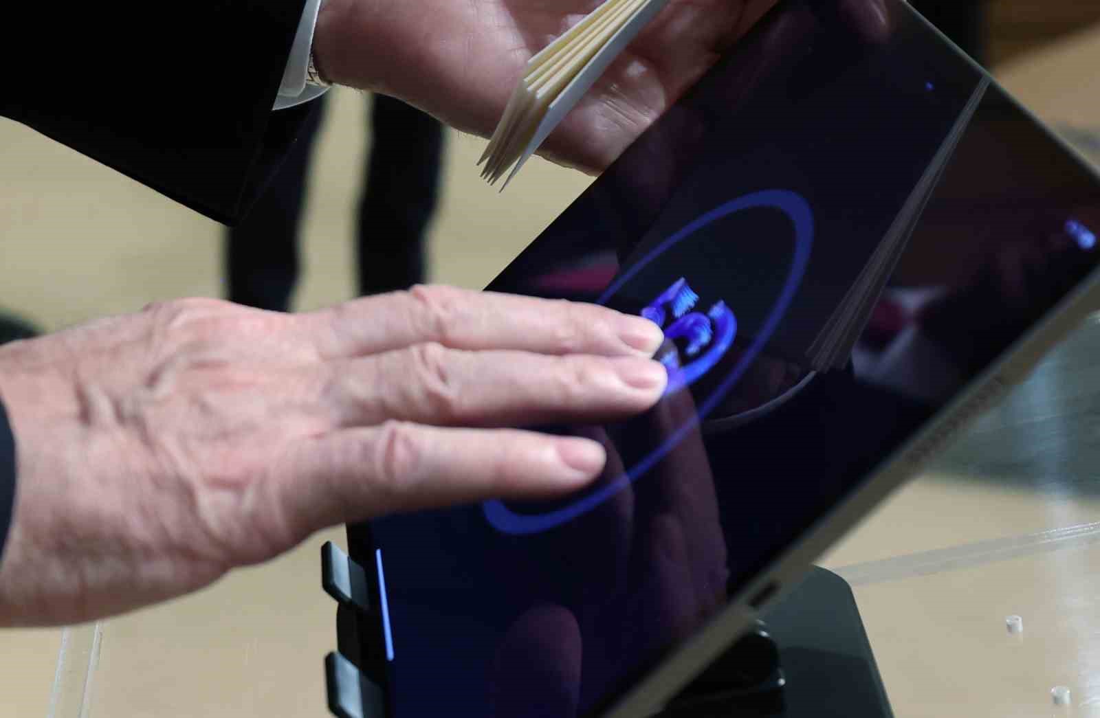 Cumhurbaşkanı Erdoğan’ın butona basmasıyla Türkiye’de 5G teknolojisine geçildi
Cumhurbaşkanı Erdoğan’ın butona basmasıyla Türkiye’de 5G teknolojisine geçildi