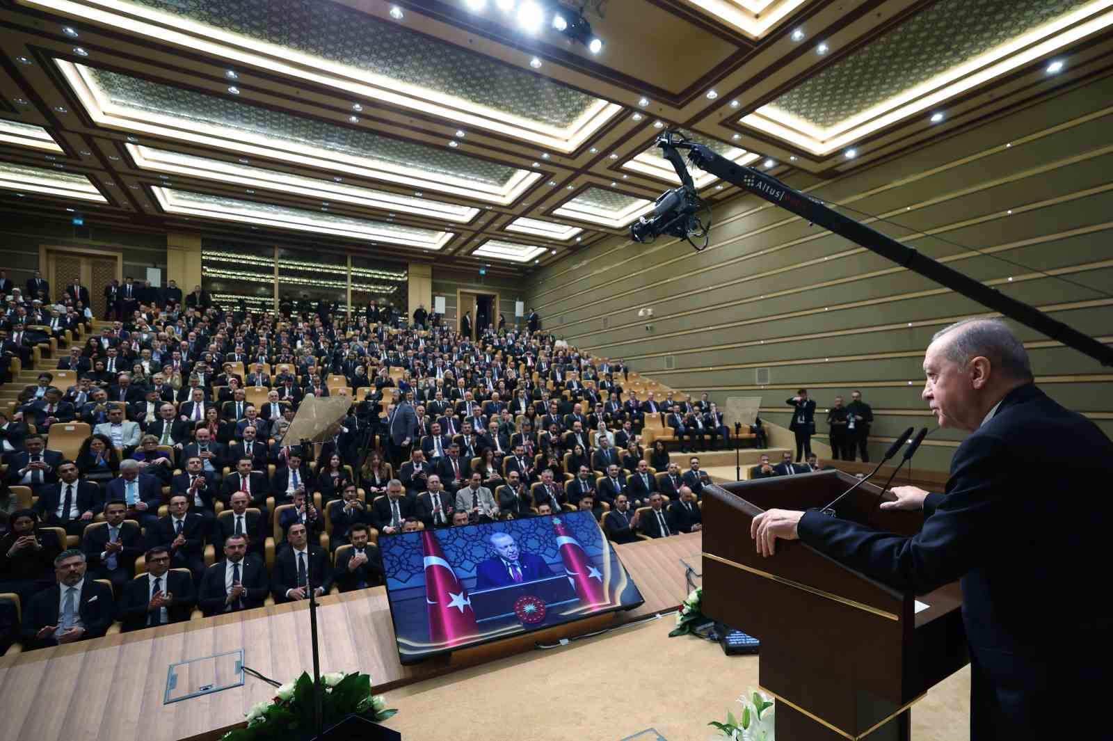 Cumhurbaşkanı Erdoğan’ın butona basmasıyla Türkiye’de 5G teknolojisine geçildi
Cumhurbaşkanı Erdoğan’ın butona basmasıyla Türkiye’de 5G teknolojisine geçildi