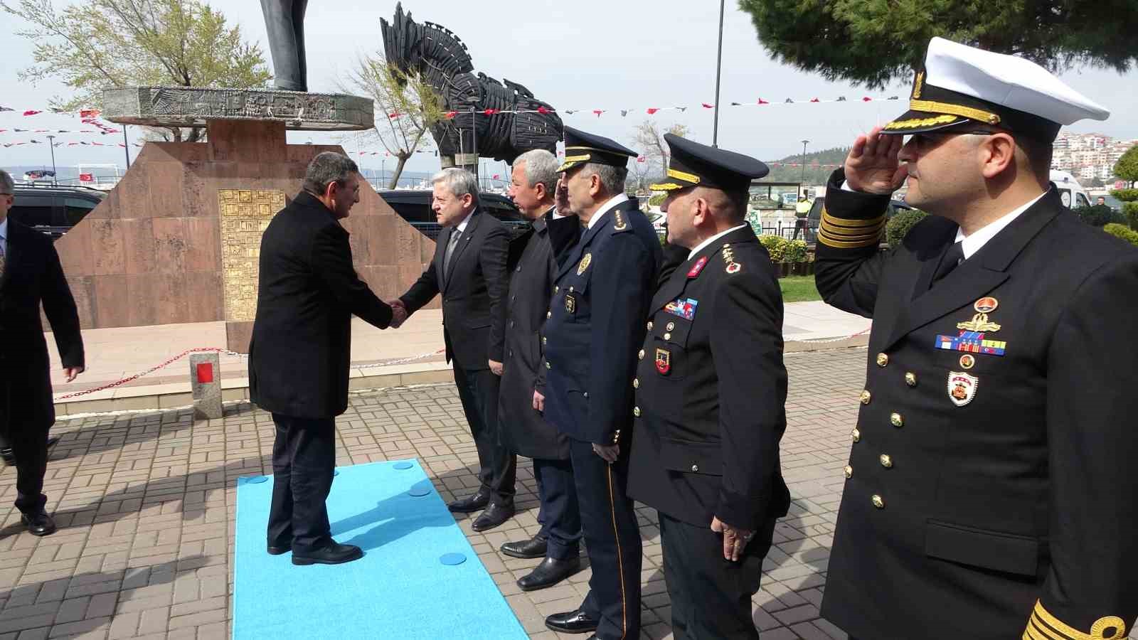 Cumhurbaşkanı Yardımcısı Cevdet Yılmaz, Çanakkale Valiliğini ziyaret etti
