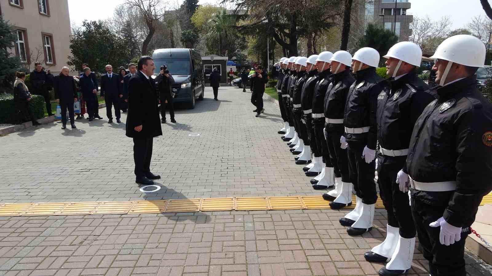 Cumhurbaşkanı Yardımcısı Cevdet Yılmaz, Çanakkale Valiliğini ziyaret etti
