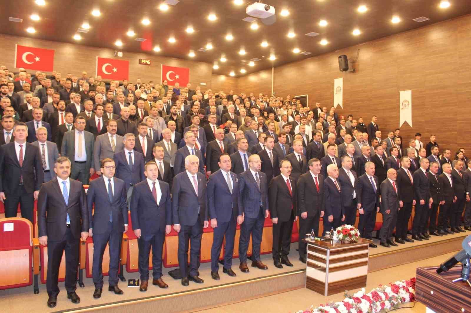 Cumhurbaşkanı Yardımcısı Yılmaz: "Demokrasi diyorsak hepimizin şiddeti, terörü bir kenara koymamız lazım"
