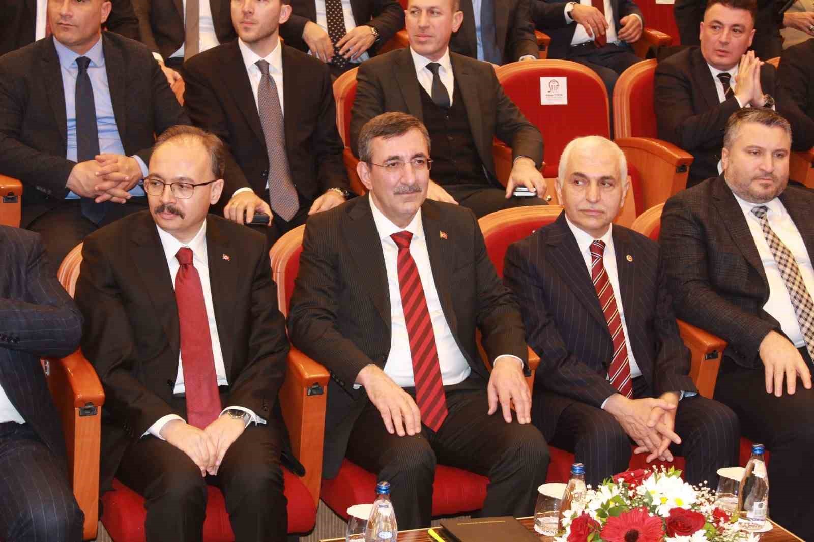 Cumhurbaşkanı Yardımcısı Yılmaz: "Demokrasi diyorsak hepimizin şiddeti, terörü bir kenara koymamız lazım"
