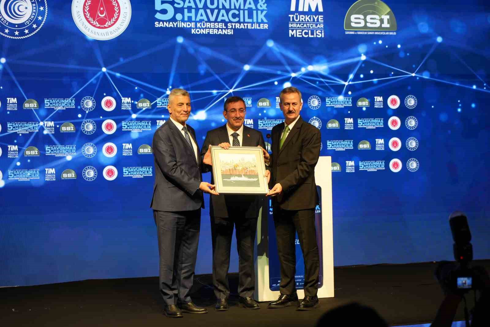 Cumhurbaşkanı Yardımcısı Yılmaz: "Geçmişte paramızı ödediğimiz halde alamadığımız ürünleri bugün dünyaya satıyoruz"
Cumhurbaşkanı Yardımcısı Yılmaz: "Geçmişte paramızı ödediğimiz halde alamadığımız ürünleri bugün dünyaya satıyoruz"