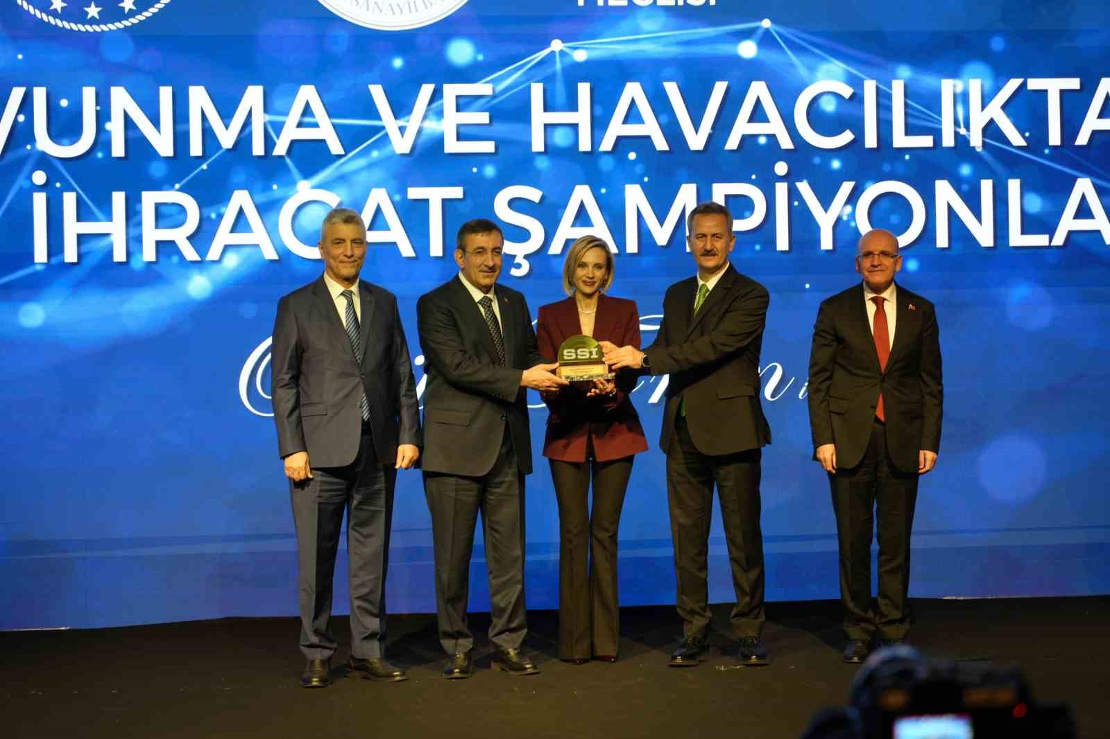 Cumhurbaşkanı Yardımcısı Yılmaz: "Geçmişte paramızı ödediğimiz halde alamadığımız ürünleri bugün dünyaya satıyoruz"
Cumhurbaşkanı Yardımcısı Yılmaz: "Geçmişte paramızı ödediğimiz halde alamadığımız ürünleri bugün dünyaya satıyoruz"