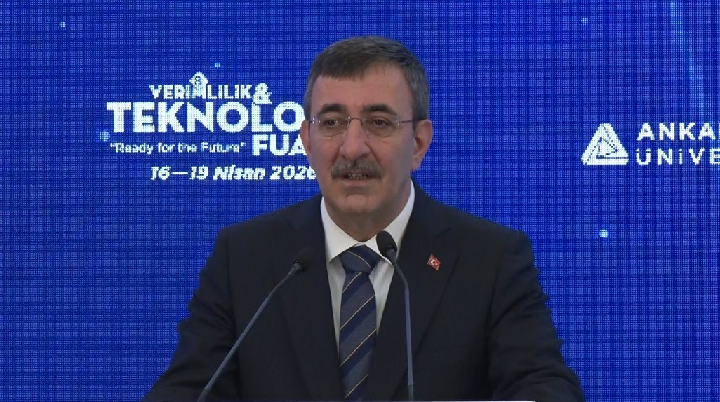 Cumhurbaşkanı Yardımcısı Yılmaz: "(Okul saldırıları) Bazı kesimlerin bu tür acıları siyasi birtakım rant arayışlarıyla değerlendirmelerini milletimizin vicdanına havale ediyorum"
Cumhurbaşkanı Yardımcısı Yılmaz: "(Okul saldırıları) Bazı kesimlerin bu tür acıları siyasi birtakım rant arayışlarıyla değerlendirmelerini milletimizin vicdanına havale ediyorum"