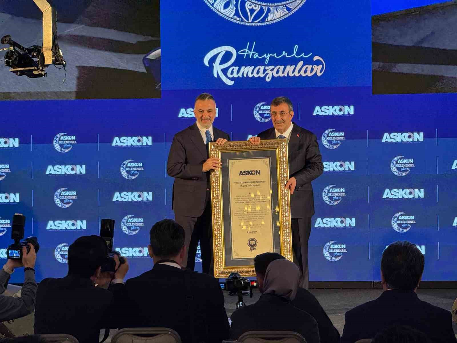 Cumhurbaşkanı Yardımcısı Yılmaz: "Önceliğimiz enflasyonu düşürmek ve makrofinansal istikrarımızı pekiştirmek"
