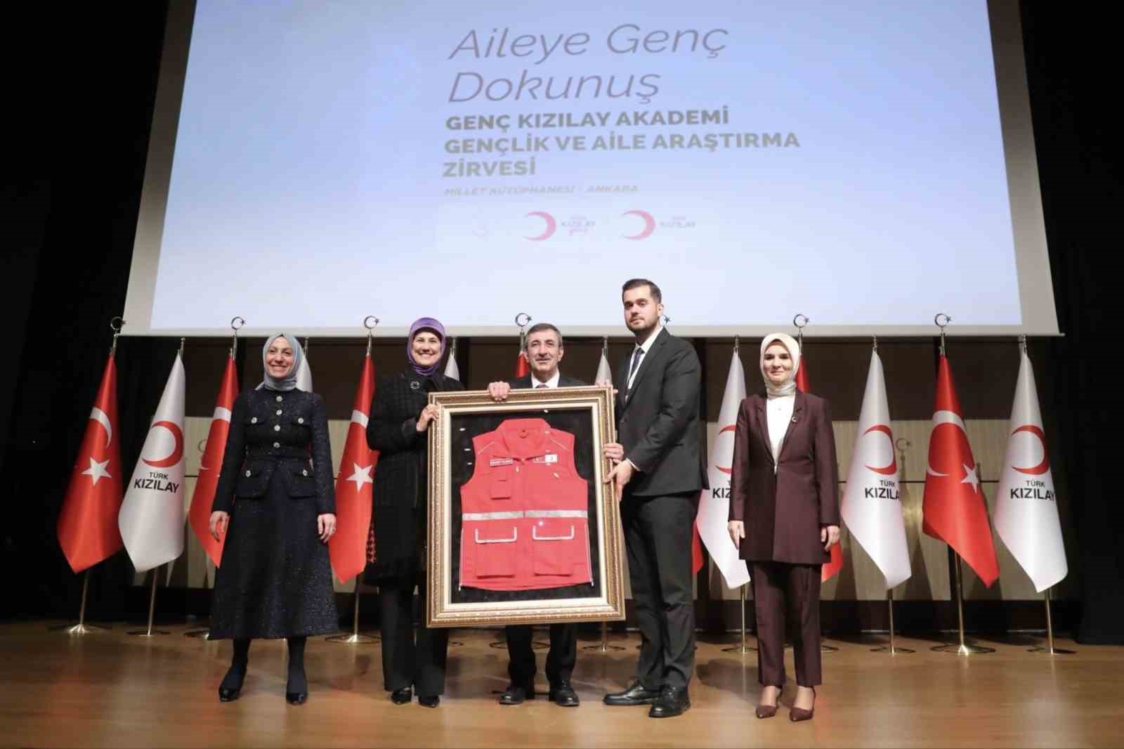 Cumhurbaşkanı Yardımcısı Yılmaz: "Oyun platformlarına yönelik daha sıkı denetimler olacak"
