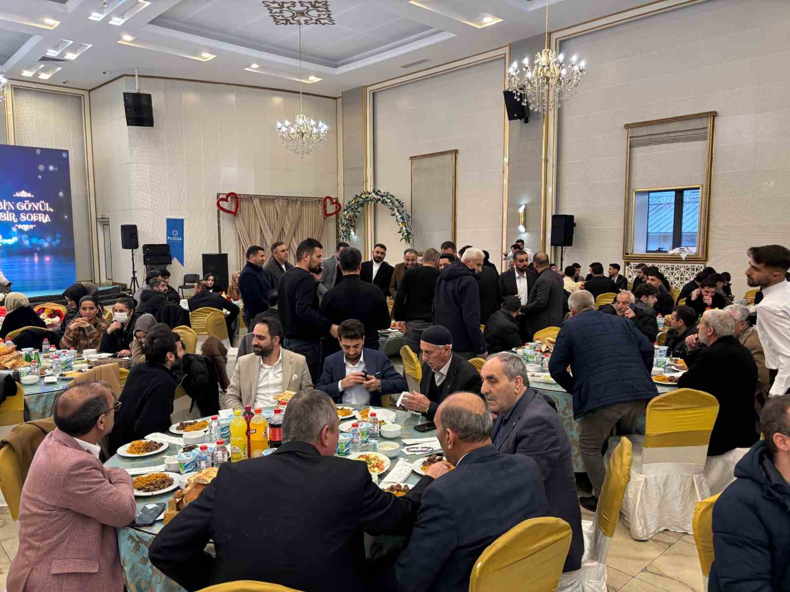 Cumhurbaşkanı Yardımcısı Yılmaz: "Savaşlardan uzaklaşılması yönünde her türlü gayreti sarf ederken bir taraftan da iç cephemizi kuvvetlendirmeliyiz"
Cumhurbaşkanı Yardımcısı Yılmaz: "Savaşlardan uzaklaşılması yönünde her türlü gayreti sarf ederken bir taraftan da iç cephemizi kuvvetlendirmeliyiz"