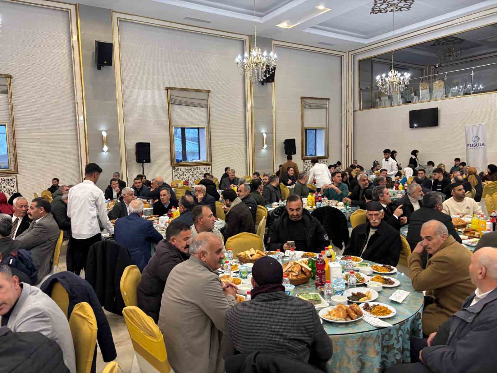 Cumhurbaşkanı Yardımcısı Yılmaz: "Savaşlardan uzaklaşılması yönünde her türlü gayreti sarf ederken bir taraftan da iç cephemizi kuvvetlendirmeliyiz"
Cumhurbaşkanı Yardımcısı Yılmaz: "Savaşlardan uzaklaşılması yönünde her türlü gayreti sarf ederken bir taraftan da iç cephemizi kuvvetlendirmeliyiz"