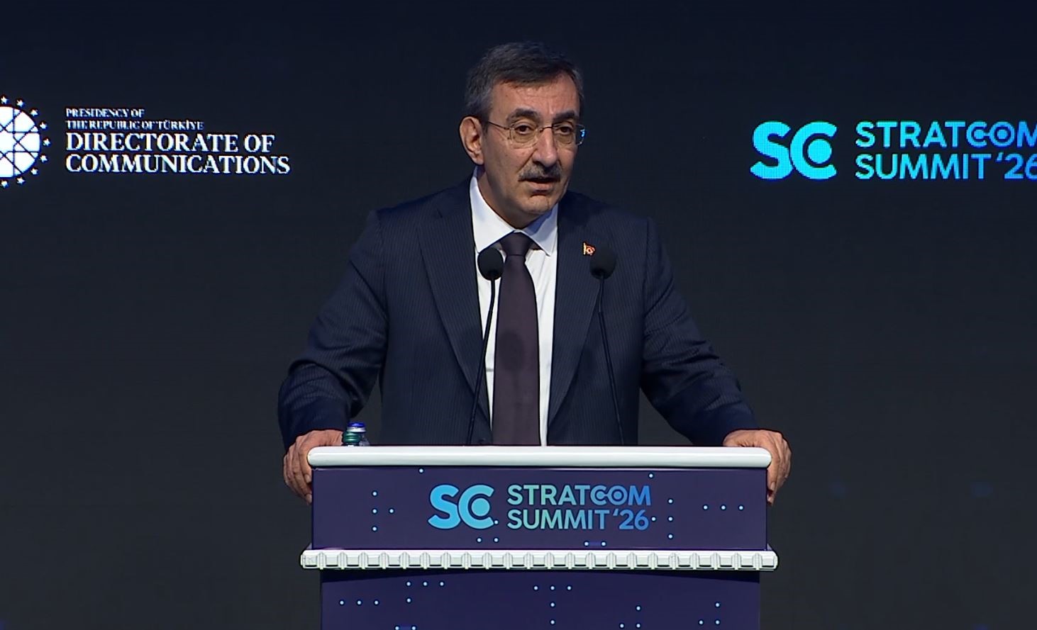 Cumhurbaşkanı Yardımcısı Yılmaz: "Türkiye barıştan yana, diplomasiden yana, savaşlara karşı tutumunu net bir şekilde sergiliyor"
Cumhurbaşkanı Yardımcısı Yılmaz: "Türkiye barıştan yana, diplomasiden yana, savaşlara karşı tutumunu net bir şekilde sergiliyor"