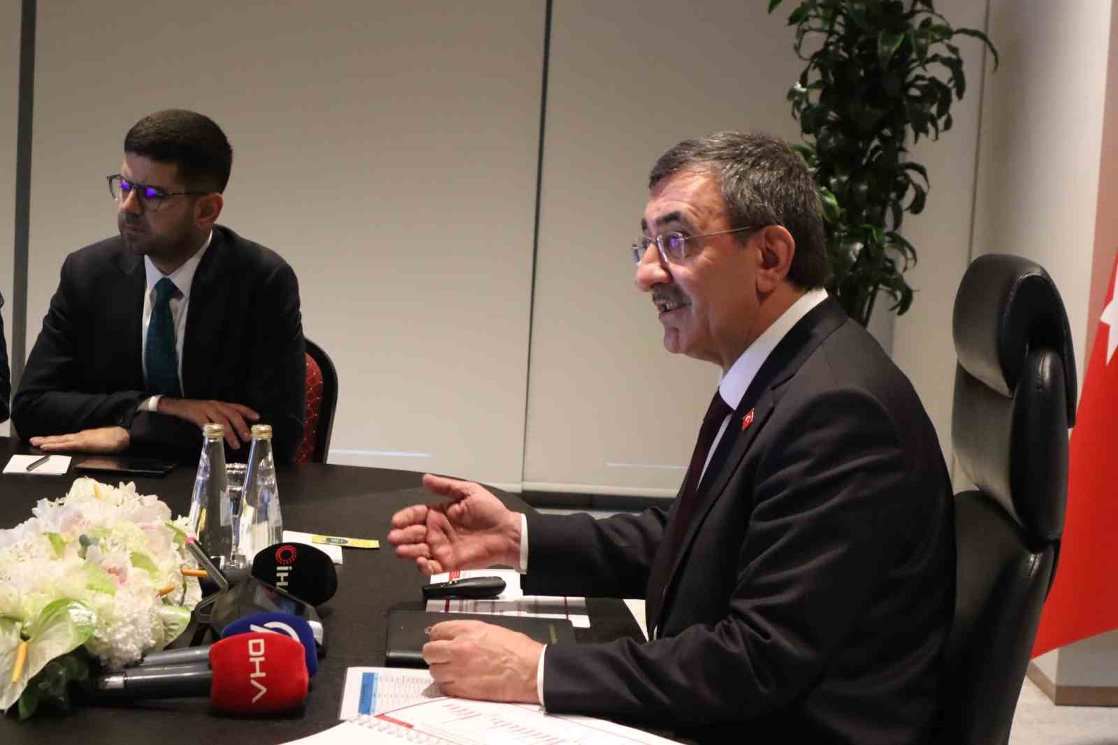 Cumhurbaşkanı Yardımcısı Yılmaz: "Türkiye son 23 yılda büyük bir değişim ve gelişim yaşadı
Cumhurbaşkanı Yardımcısı Yılmaz: "Türkiye son 23 yılda büyük bir değişim ve gelişim yaşadı