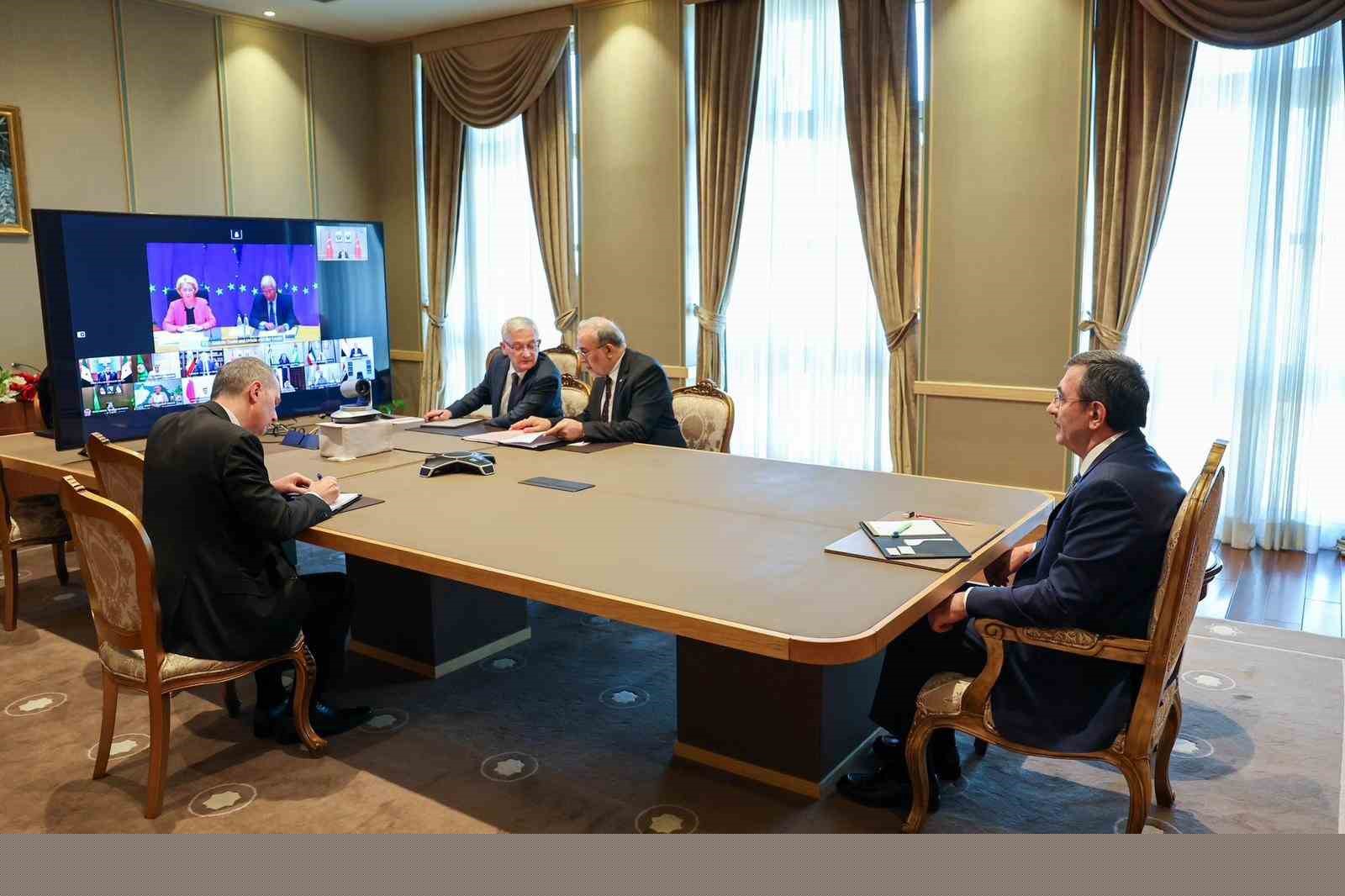 Cumhurbaşkanı Yardımcısı Yılmaz: "Üçüncü ülkeleri de hedef alan saldırıları kınıyor, çatışmaların sona ermesi için diplomatik çabalarımızı çok taraflı olarak sürdürüyoruz"
